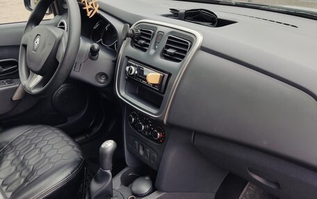 Renault Logan II, 2015 год, 650 000 рублей, 12 фотография