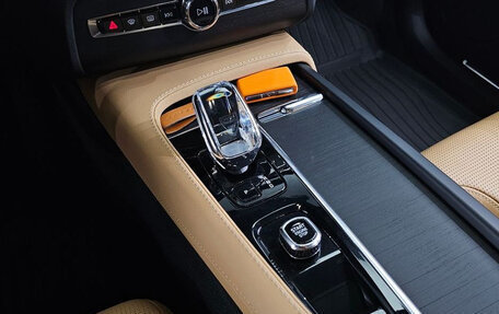 Volvo XC90 II рестайлинг, 2022 год, 4 800 000 рублей, 9 фотография