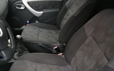 Renault Logan I, 2012 год, 600 000 рублей, 13 фотография