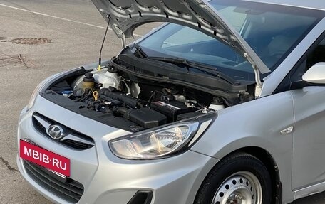 Hyundai Solaris II рестайлинг, 2013 год, 650 000 рублей, 2 фотография