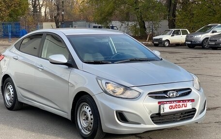 Hyundai Solaris II рестайлинг, 2013 год, 650 000 рублей, 4 фотография