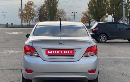 Hyundai Solaris II рестайлинг, 2013 год, 650 000 рублей, 6 фотография