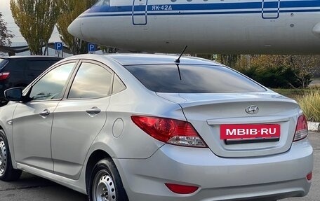 Hyundai Solaris II рестайлинг, 2013 год, 650 000 рублей, 9 фотография