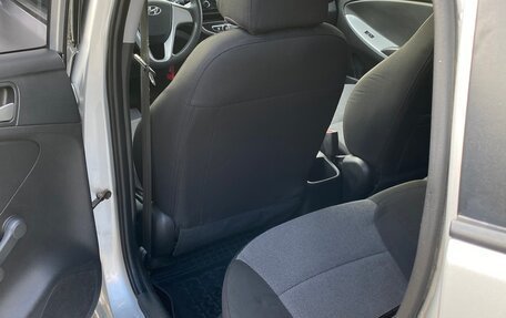 Hyundai Solaris II рестайлинг, 2013 год, 650 000 рублей, 15 фотография