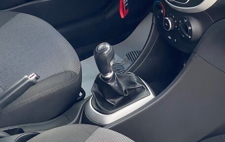 Hyundai Solaris II рестайлинг, 2013 год, 650 000 рублей, 13 фотография