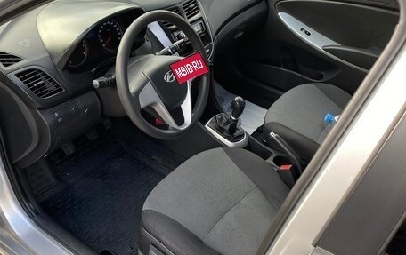 Hyundai Solaris II рестайлинг, 2013 год, 650 000 рублей, 16 фотография