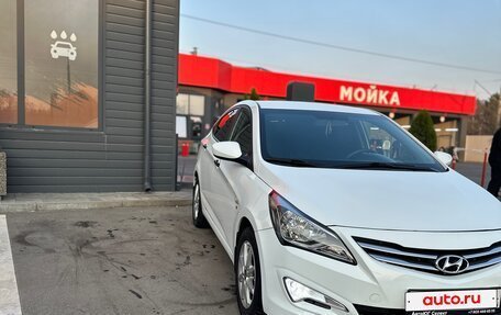 Hyundai Solaris II рестайлинг, 2015 год, 940 000 рублей, 1 фотография