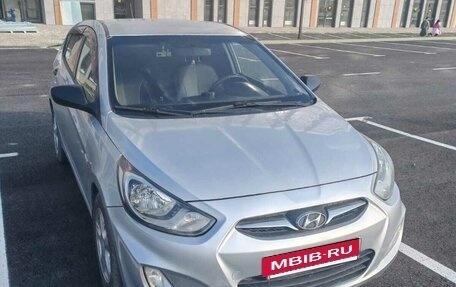 Hyundai Solaris II рестайлинг, 2011 год, 770 000 рублей, 3 фотография