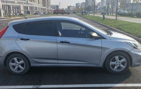 Hyundai Solaris II рестайлинг, 2011 год, 770 000 рублей, 6 фотография