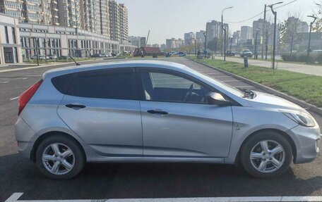 Hyundai Solaris II рестайлинг, 2011 год, 770 000 рублей, 5 фотография
