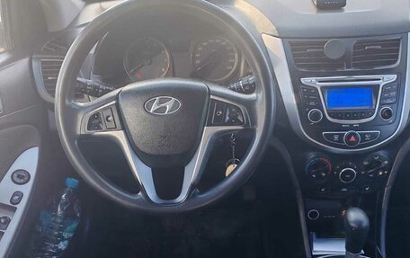 Hyundai Solaris II рестайлинг, 2011 год, 770 000 рублей, 14 фотография