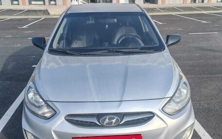 Hyundai Solaris II рестайлинг, 2011 год, 770 000 рублей, 4 фотография