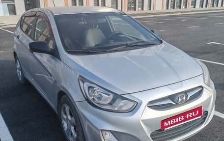 Hyundai Solaris II рестайлинг, 2011 год, 770 000 рублей, 11 фотография