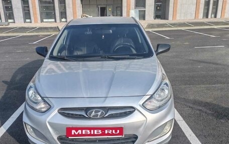 Hyundai Solaris II рестайлинг, 2011 год, 770 000 рублей, 10 фотография