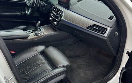 BMW 5 серия, 2018 год, 3 600 000 рублей, 17 фотография