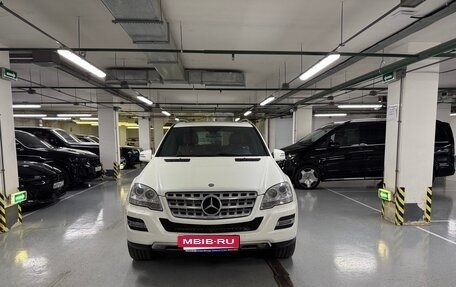 Mercedes-Benz M-Класс, 2011 год, 2 500 000 рублей, 2 фотография