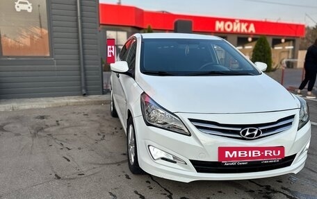 Hyundai Solaris II рестайлинг, 2015 год, 940 000 рублей, 3 фотография
