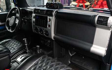 Toyota FJ Cruiser, 2007 год, 2 200 000 рублей, 9 фотография