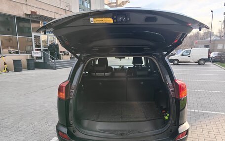 Toyota RAV4, 2013 год, 1 800 000 рублей, 18 фотография