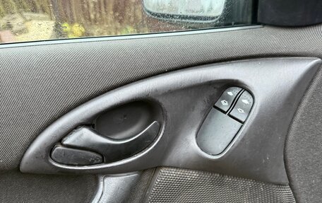 Ford Focus IV, 2004 год, 300 000 рублей, 13 фотография