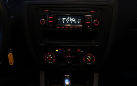 Volkswagen Jetta VI, 2012 год, 970 000 рублей, 18 фотография