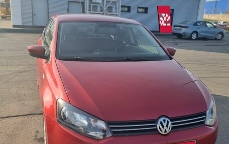 Volkswagen Polo VI (EU Market), 2013 год, 870 000 рублей, 2 фотография