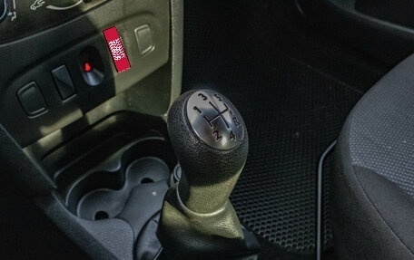 Renault Logan II, 2015 год, 649 000 рублей, 13 фотография