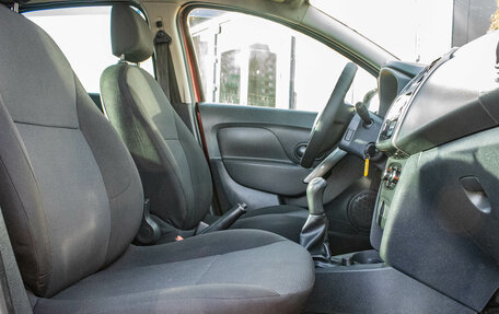 Renault Logan II, 2015 год, 649 000 рублей, 17 фотография