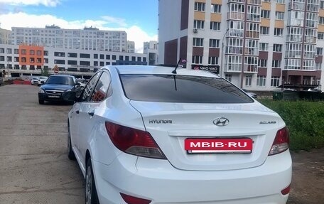 Hyundai Solaris II рестайлинг, 2013 год, 580 000 рублей, 2 фотография