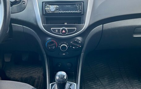 Hyundai Solaris II рестайлинг, 2013 год, 580 000 рублей, 13 фотография