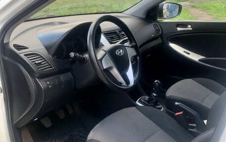 Hyundai Solaris II рестайлинг, 2013 год, 580 000 рублей, 7 фотография