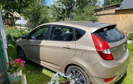 Hyundai Solaris II рестайлинг, 2013 год, 800 000 рублей, 4 фотография