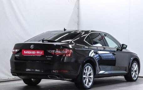 Skoda Superb III рестайлинг, 2018 год, 2 150 000 рублей, 3 фотография