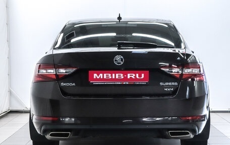 Skoda Superb III рестайлинг, 2018 год, 2 150 000 рублей, 4 фотография