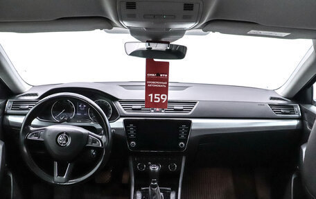 Skoda Superb III рестайлинг, 2018 год, 2 150 000 рублей, 23 фотография