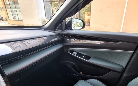 Geely Atlas, 2024 год, 2 599 900 рублей, 10 фотография