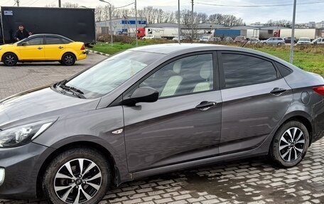 Hyundai Solaris II рестайлинг, 2012 год, 750 000 рублей, 16 фотография