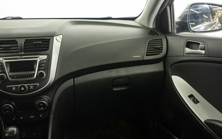 Hyundai Solaris II рестайлинг, 2015 год, 899 000 рублей, 15 фотография