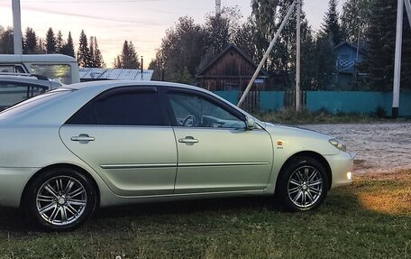 Toyota Camry V40, 2005 год, 699 000 рублей, 2 фотография