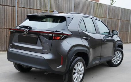 Toyota Yaris Cross, 2024 год, 1 650 000 рублей, 4 фотография