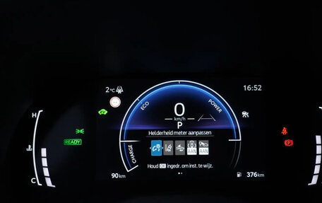 Toyota Yaris Cross, 2024 год, 1 650 000 рублей, 11 фотография