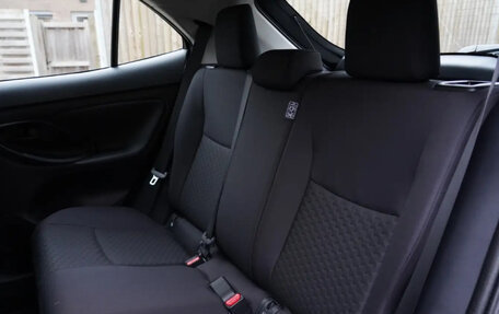 Toyota Yaris Cross, 2024 год, 1 650 000 рублей, 9 фотография