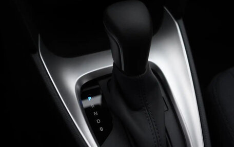 Toyota Yaris Cross, 2024 год, 1 650 000 рублей, 14 фотография