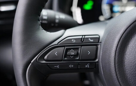 Toyota Yaris Cross, 2024 год, 1 650 000 рублей, 16 фотография