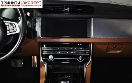 Jaguar XF II, 2019 год, 2 967 000 рублей, 23 фотография