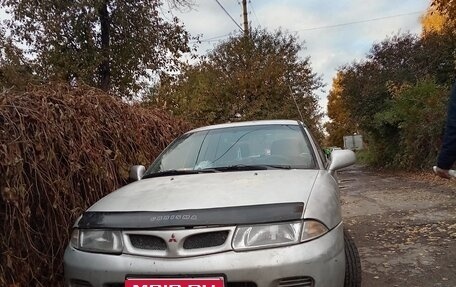 Mitsubishi Carisma I, 1997 год, 120 000 рублей, 1 фотография