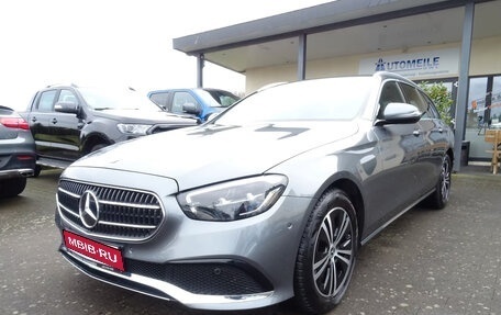Mercedes-Benz E-Класс, 2022 год, 3 831 569 рублей, 1 фотография