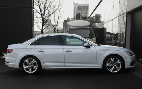 Audi A4, 2018 год, 2 590 000 рублей, 4 фотография