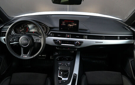 Audi A4, 2018 год, 2 590 000 рублей, 14 фотография