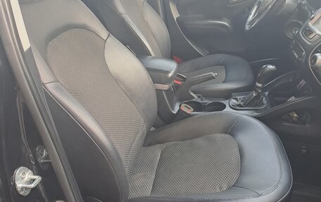 Hyundai ix35 I рестайлинг, 2011 год, 1 100 000 рублей, 10 фотография